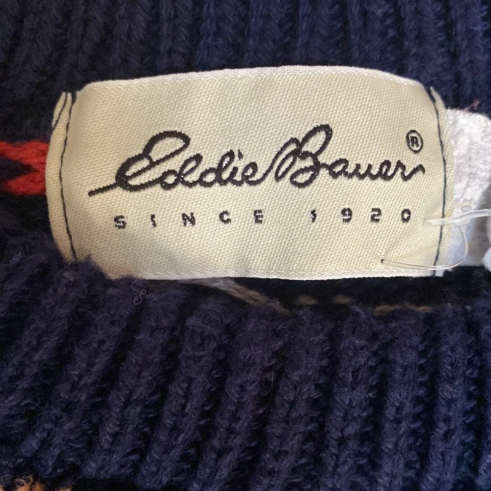 Eddie Bauer men’s sweater. No size in the label. Is a large or extra large . - Picture 2 of 3